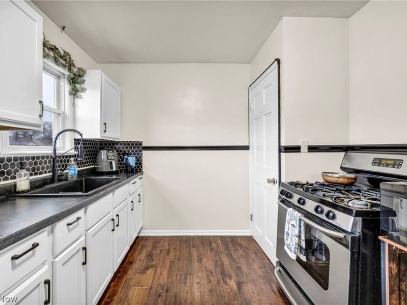 9410 Beech Avenue, Brooklyn, OH 44144 Photo 11