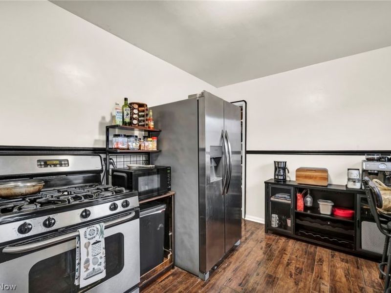 9410 Beech Avenue, Brooklyn, OH 44144 Photo 14