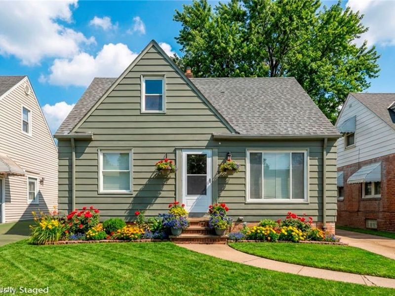 9410 Beech Avenue, Brooklyn, OH 44144 Photo 2