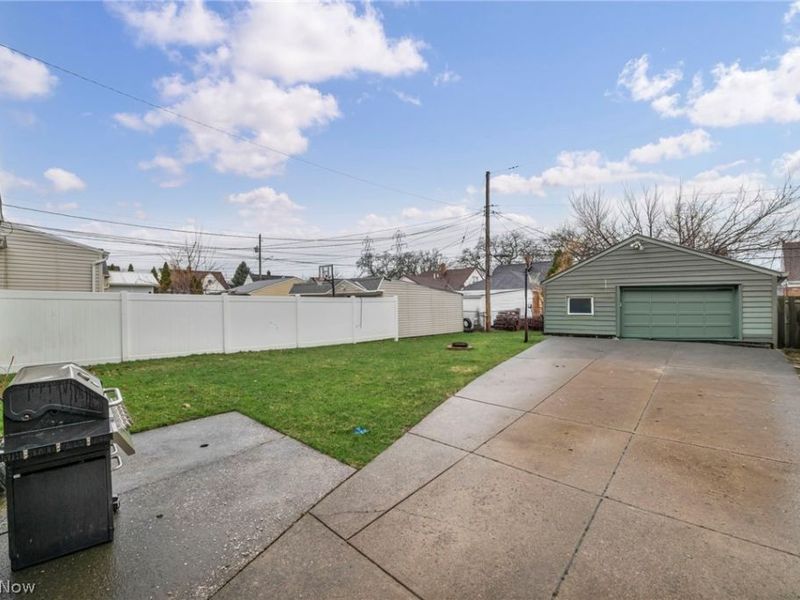 9410 Beech Avenue, Brooklyn, OH 44144 Photo 38