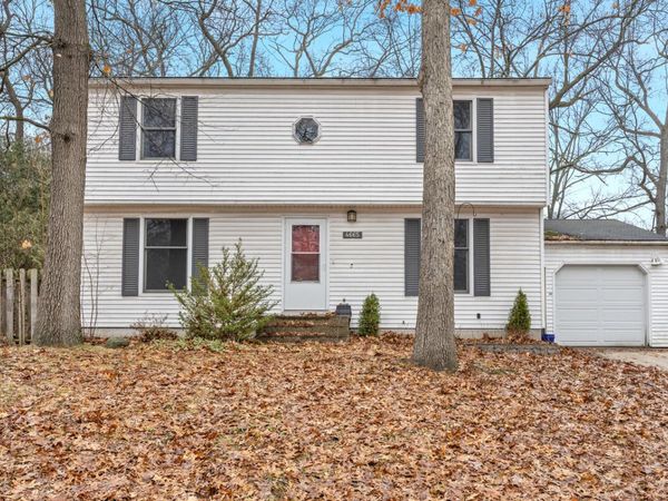 4665 Westshire Drive NW, Comstock Park, MI 49321