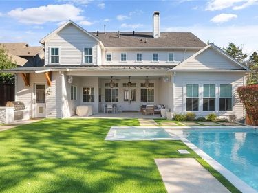 7040 Gaston Avenue, Dallas, TX 75214