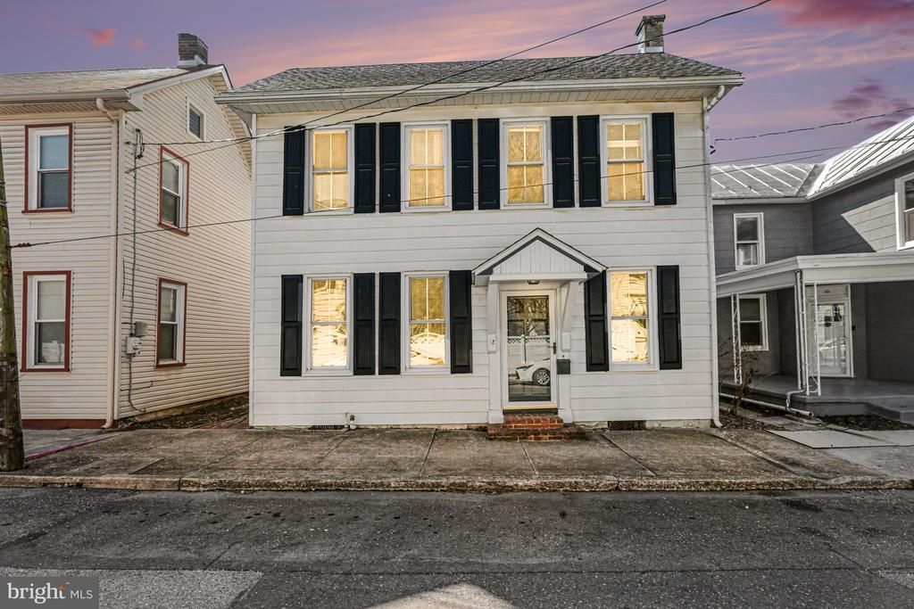 12 S Washington Street, Mechanicsburg, PA 17055 Main Photo
