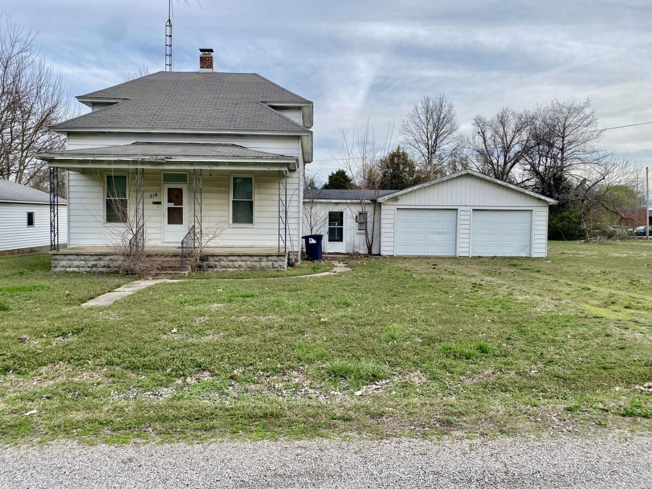 210 Rolston Street, Centralia, IL 62801 Main Photo