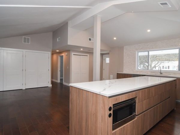 27 Fenway Dr, Framingham, MA 01701