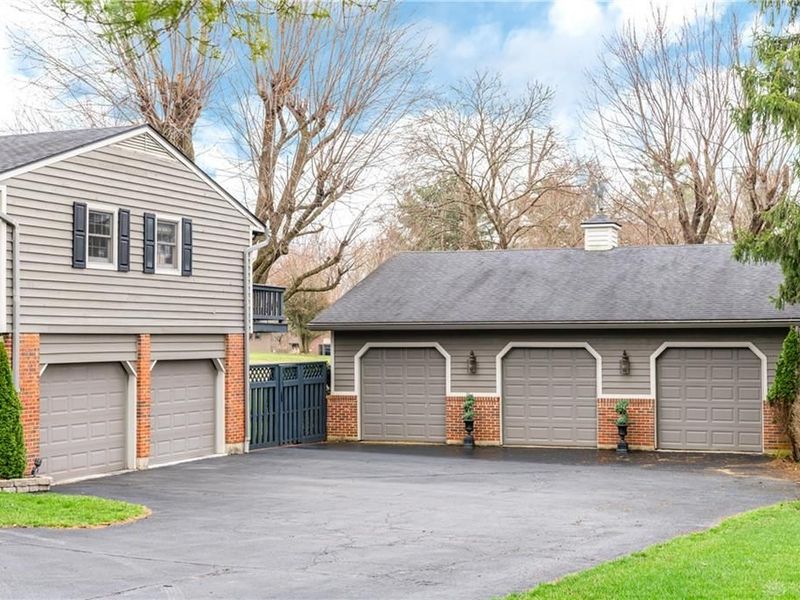 1916 Little York Road, Butler Township, OH 45414 Photo 4