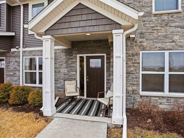 2243 Saint Andrews Dr, North Liberty, IA 52317