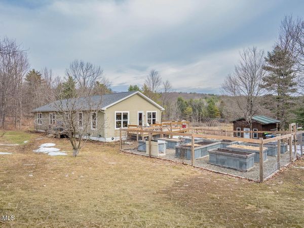 92 Dickensen Road, Buskirk, NY 12028