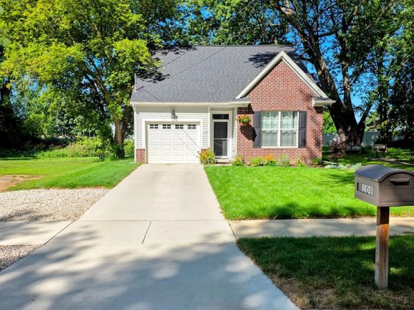 109 N Fountain Street, Marshall, MI 49068