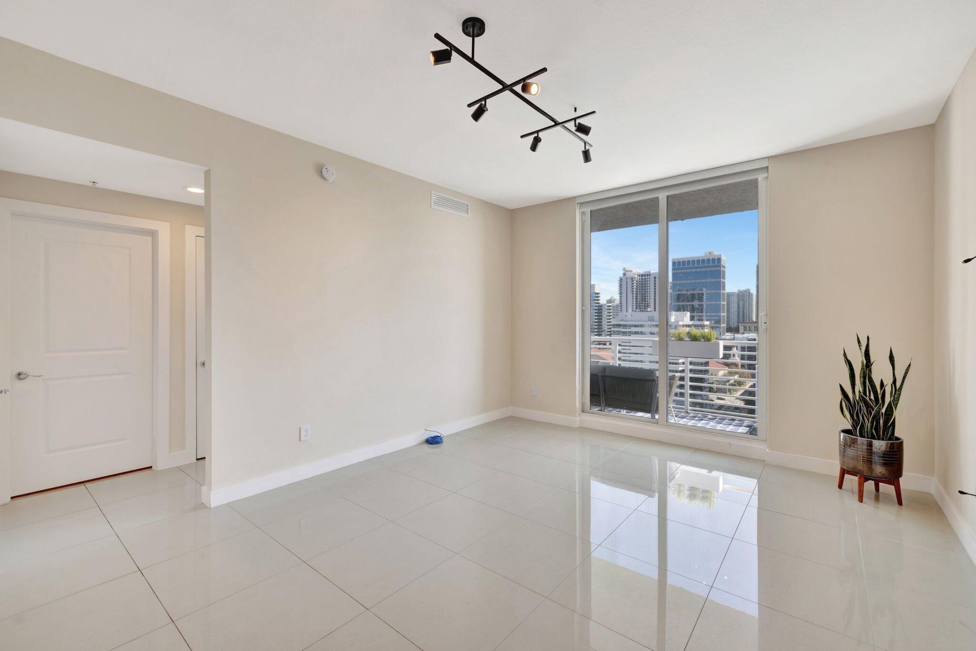 315 NE 3rd Avenue, Unit 1505, Fort Lauderdale, FL 33301 Photo
