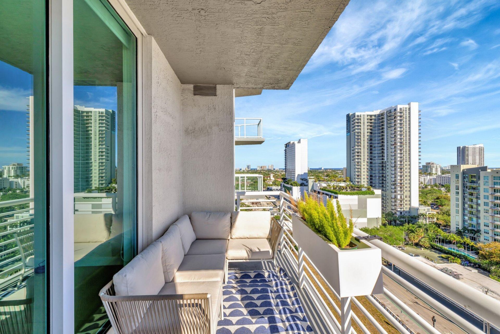 315 NE 3rd Avenue, Unit 1505, Fort Lauderdale, FL 33301 Photo