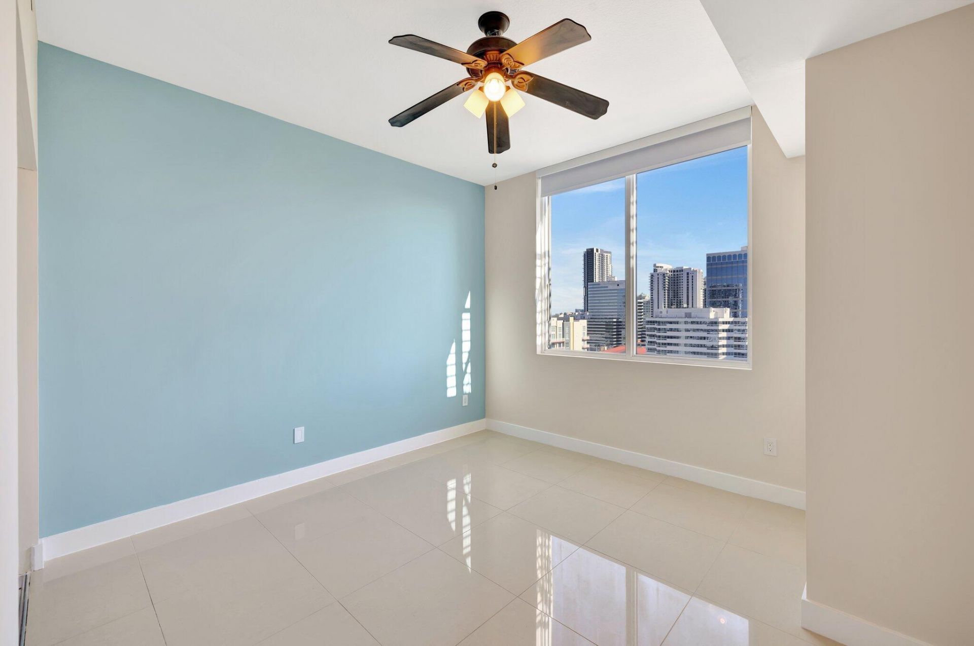 315 NE 3rd Avenue, Unit 1505, Fort Lauderdale, FL 33301 Photo