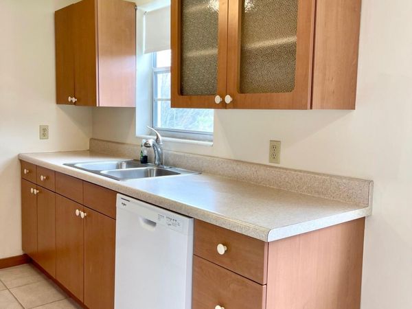 232 Canterbury J, West Palm Beach, FL 33417