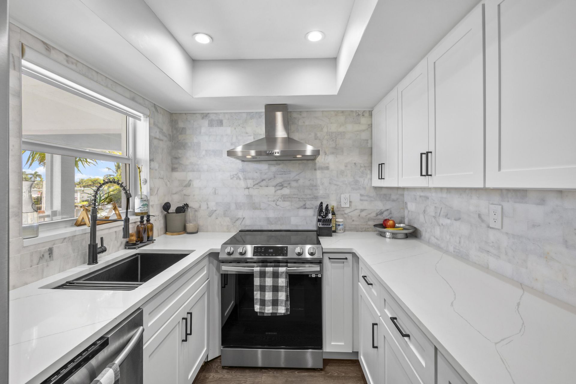 535 Hendricks Isle, Unit 302, Fort Lauderdale, FL 33301 Photo