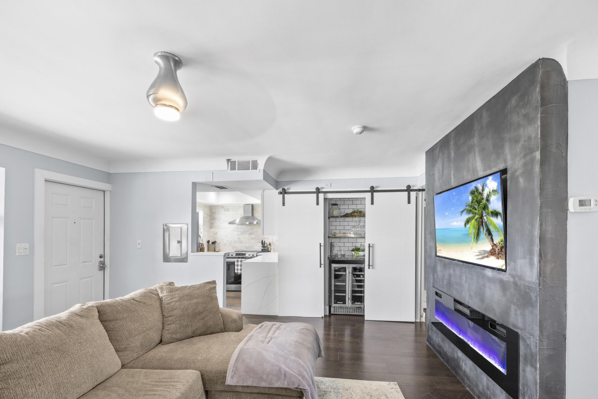 535 Hendricks Isle, Unit 302, Fort Lauderdale, FL 33301 Photo