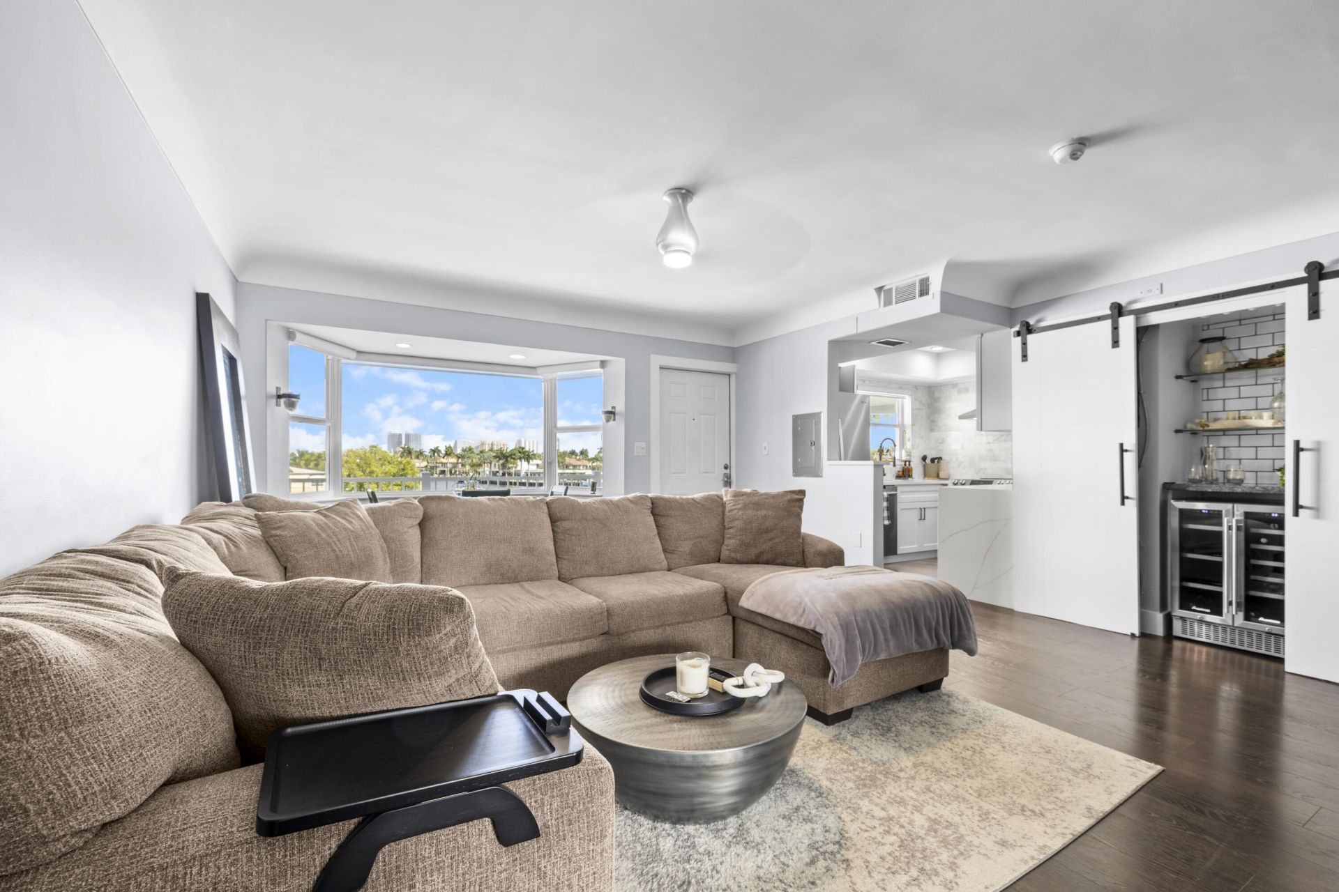 535 Hendricks Isle, Unit 302, Fort Lauderdale, FL 33301 Photo