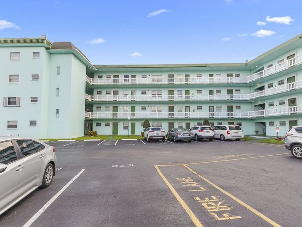 4141 NW 44th Avenue, Unit 224, Lauderdale Lakes, FL 33319