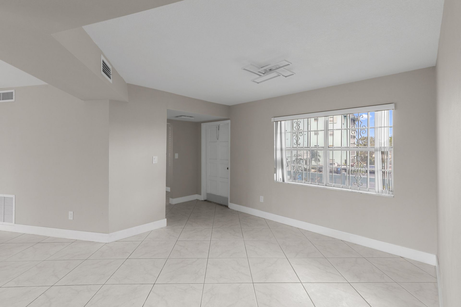 4141 NW 44th Avenue, Unit 224, Lauderdale Lakes, FL 33319 Photo