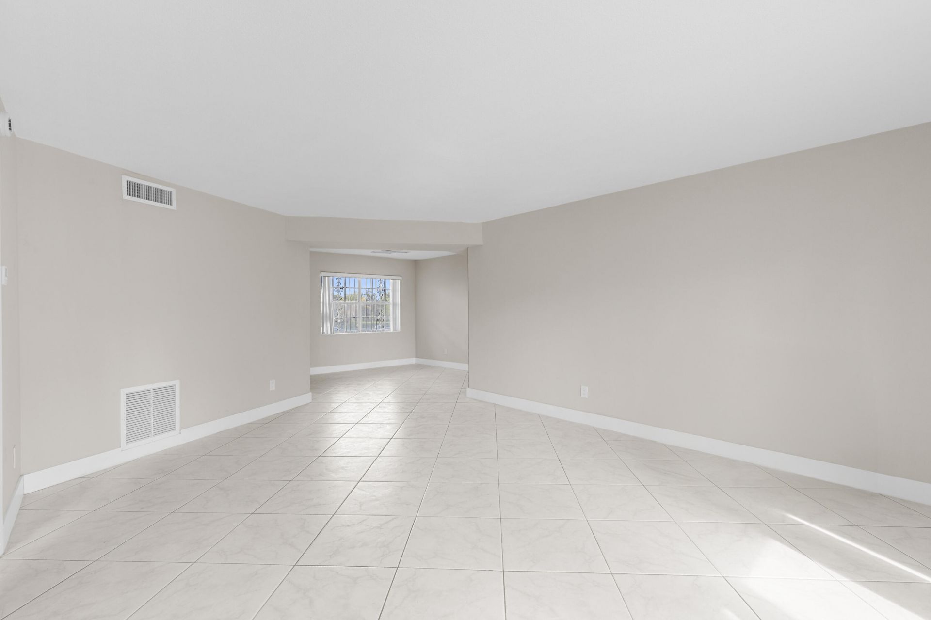 4141 NW 44th Avenue, Unit 224, Lauderdale Lakes, FL 33319 Photo