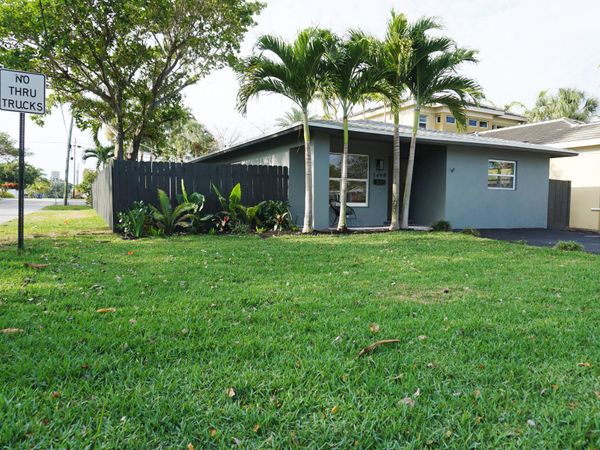 1498 NE 38th Street, Oakland Park, FL 33334