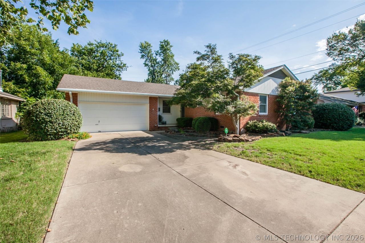 4003 E 52nd Street, Tulsa, OK 74135 Main Photo