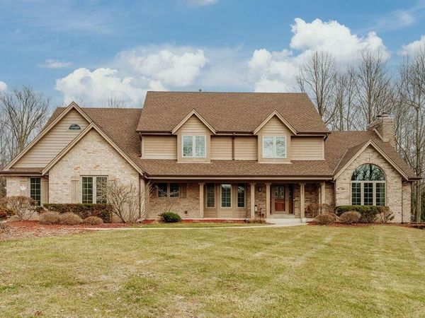 150 Bunker Hill DRIVE, Brookfield, WI 53005