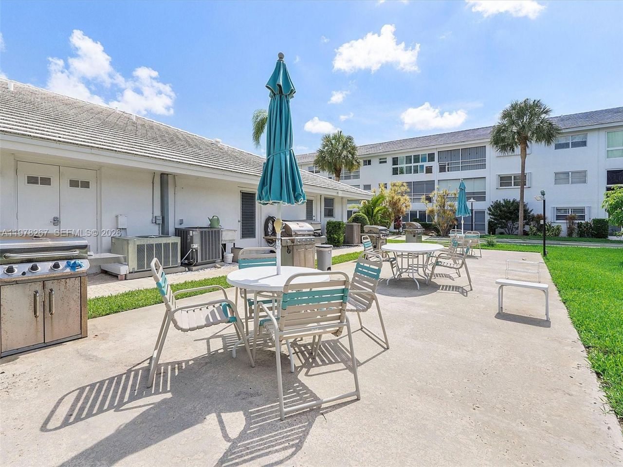 2050 NE 39th St, Unit W212, Lighthouse Point, FL 33064 Photo