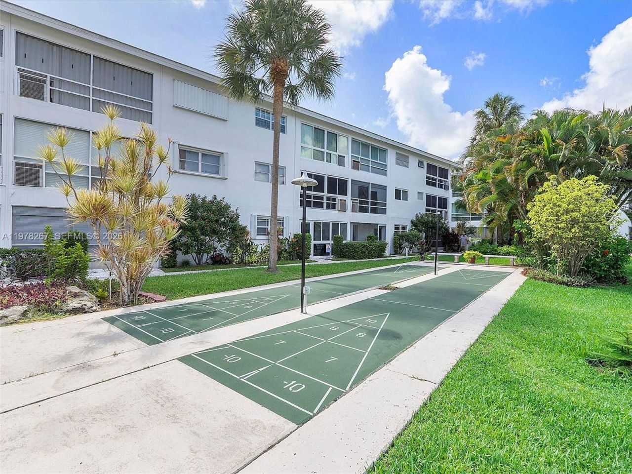 2050 NE 39th St, Unit W212, Lighthouse Point, FL 33064 Photo