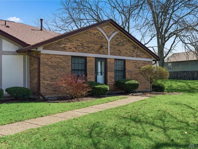 792 Pine Needles Drive, Centerville, OH 45458 Photo 1