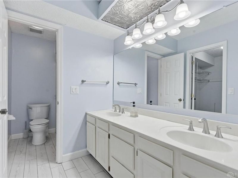 792 Pine Needles Drive, Centerville, OH 45458 Photo 17