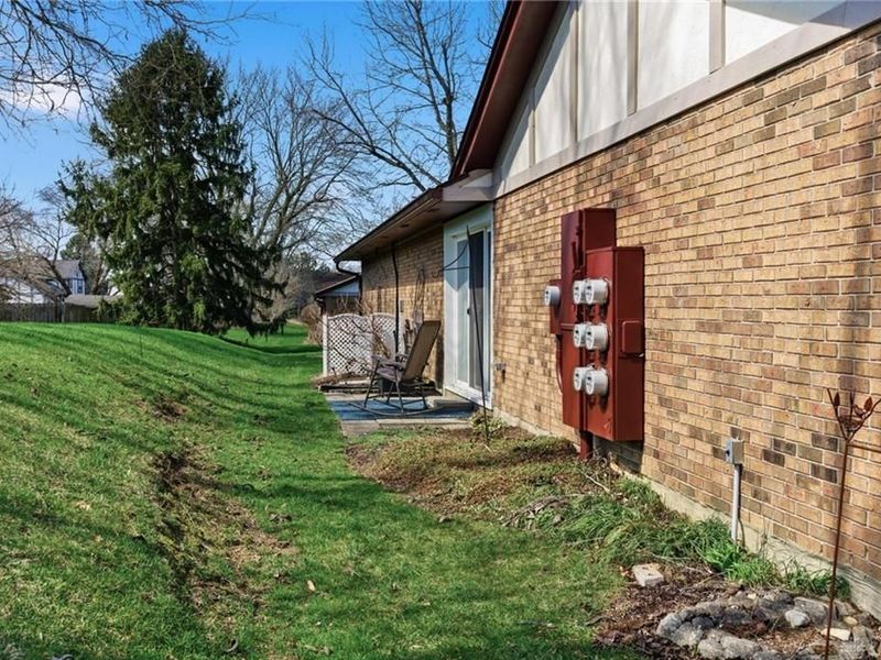 792 Pine Needles Drive, Centerville, OH 45458 Photo 4