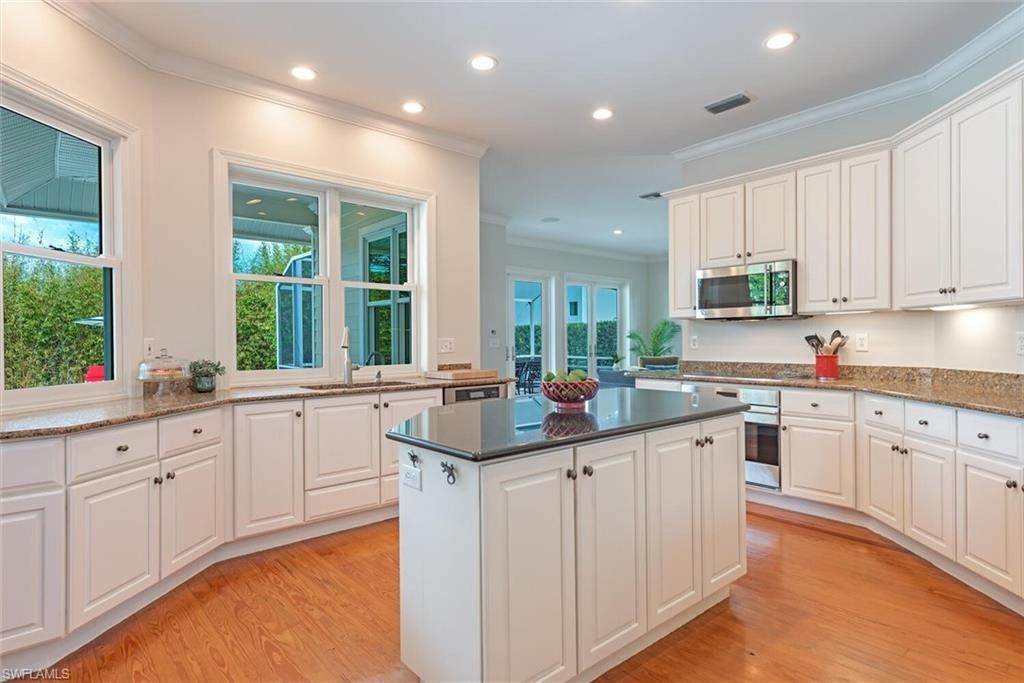 263 N Lake Dr , Naples, FL 34102 Photo