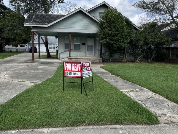807 E University Avenue , Lafayette, LA 70501