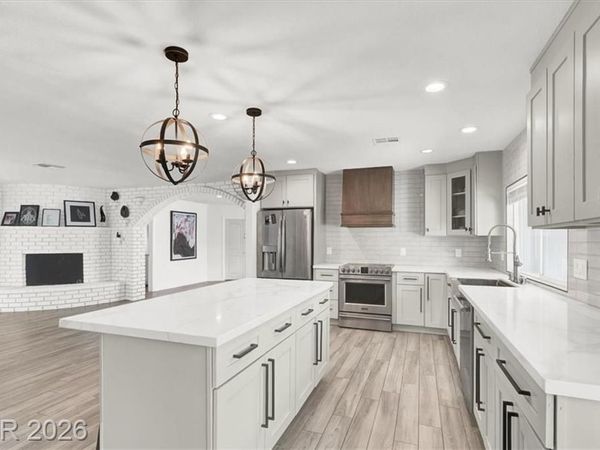 1600 Eaton Drive , Las Vegas, NV 89102