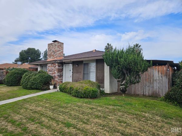 2711 Hollyhock Lane, Bakersfield, CA 93309
