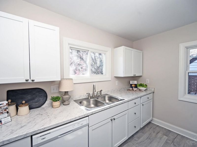 2436 Bremont Avenue, Cincinnati, OH 45237 Photo 12