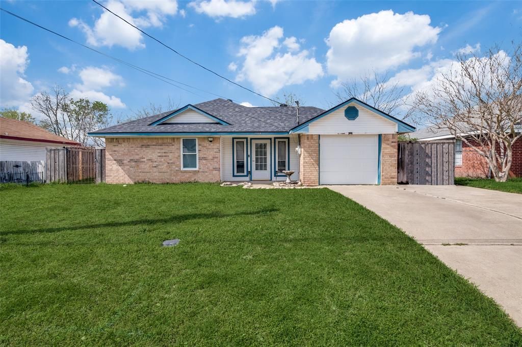 904 Melody Circle, Kaufman, TX 75142 Main Photo