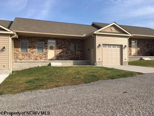 11 Casual Street, Buckhannon, WV 26201