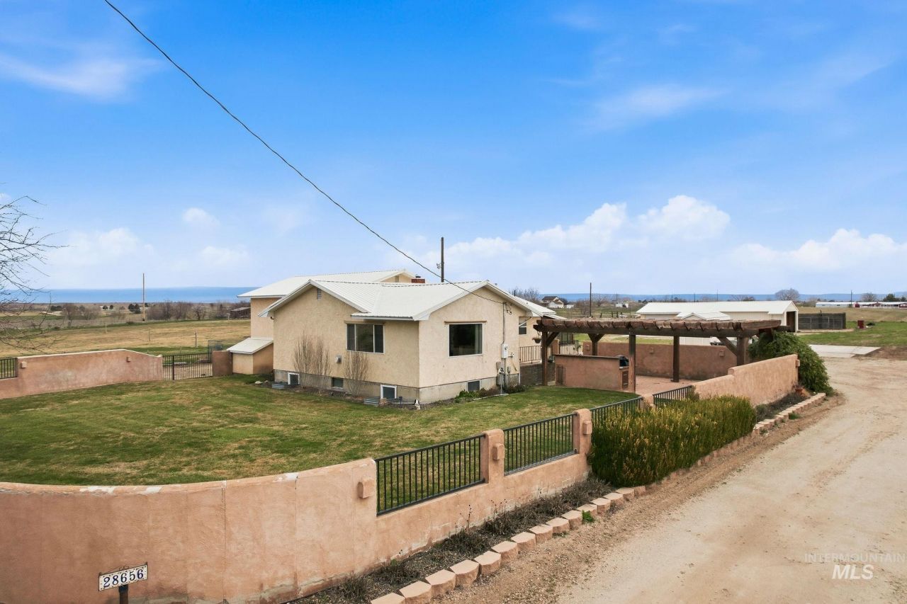 28656 Old Highway 30 primary photo