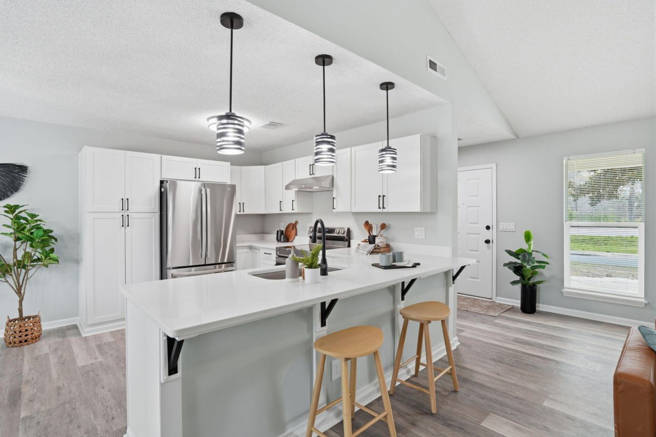 121 University Drive Photo 10