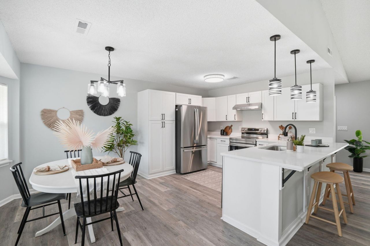 121 University Drive Photo 13