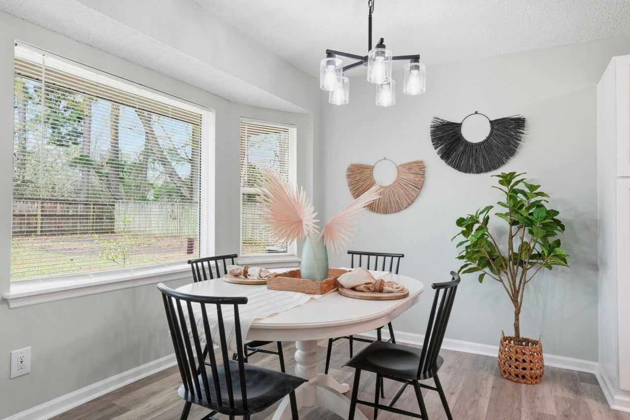 121 University Drive Photo 14