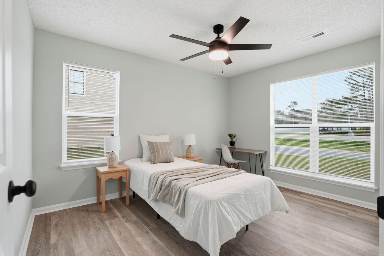 121 University Drive Photo 17