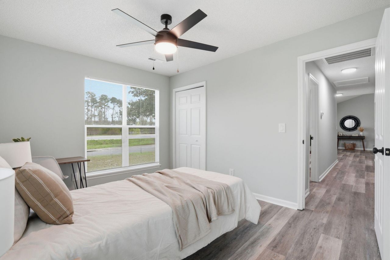 121 University Drive Photo 18