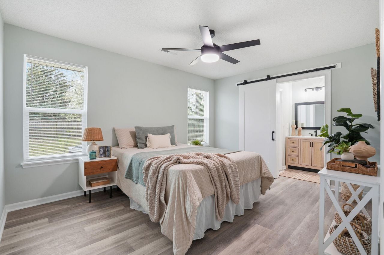 121 University Drive Photo 20