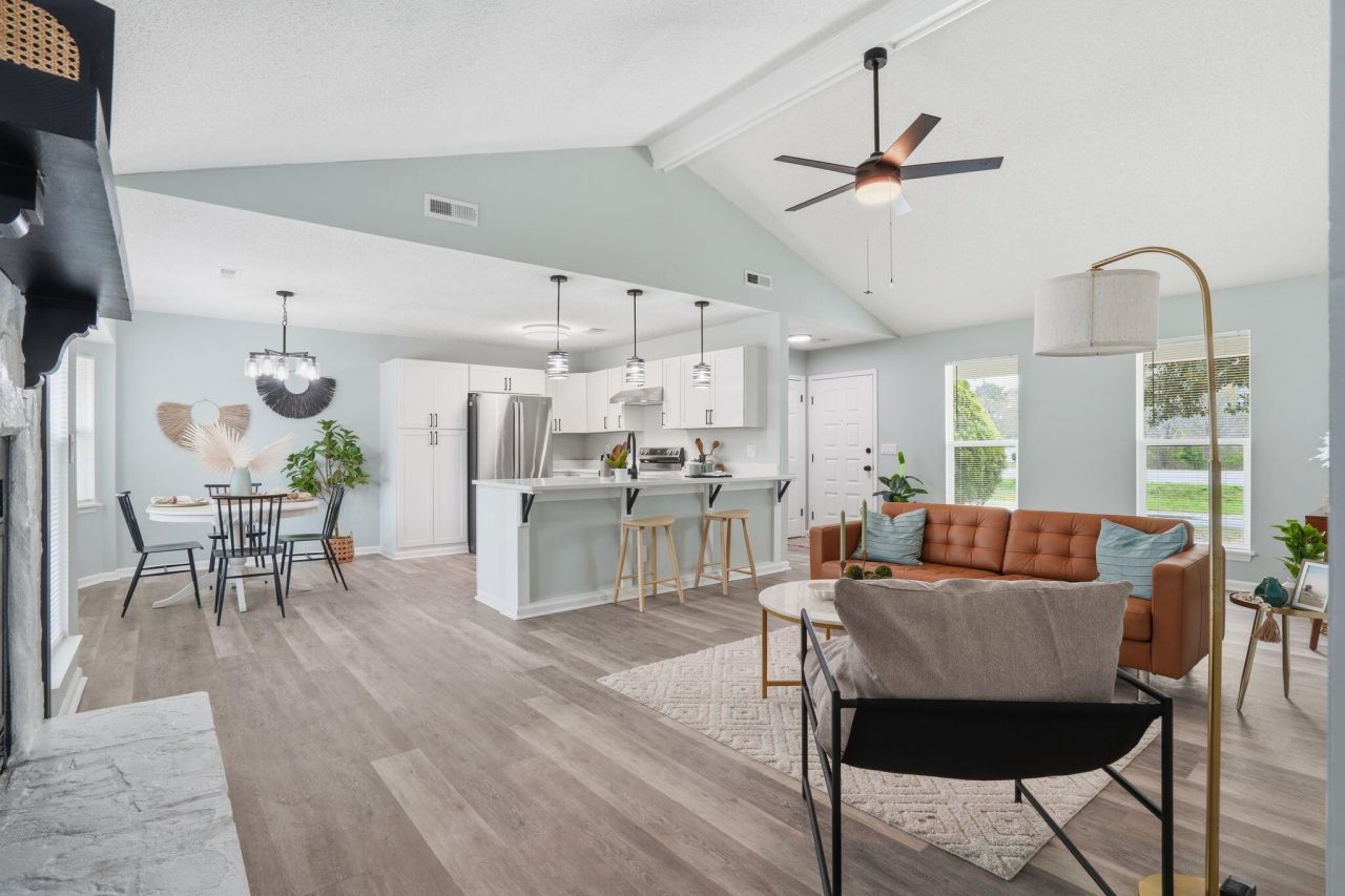 121 University Drive Photo 4