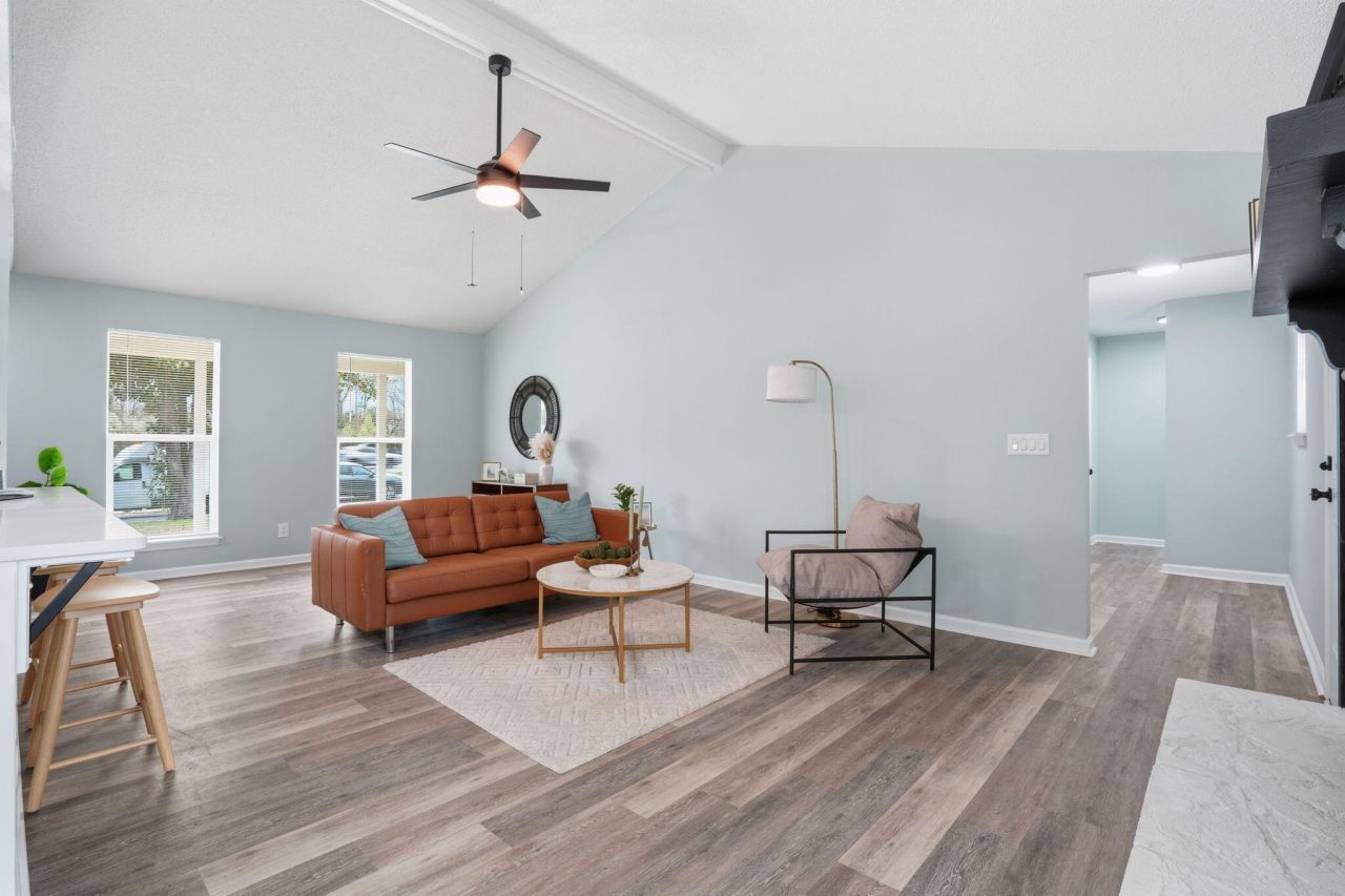 121 University Drive Photo 6