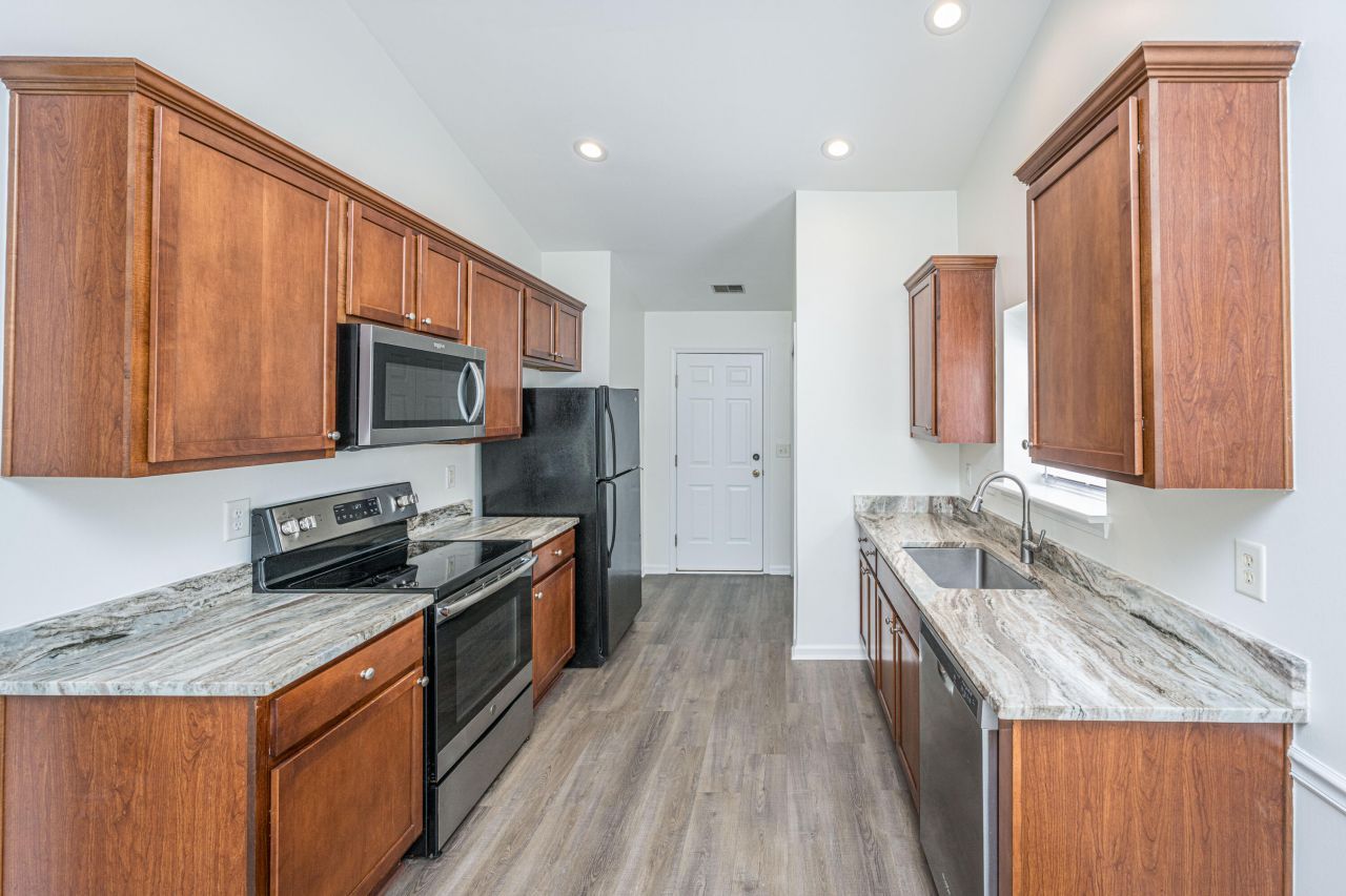 1373 Palm Cove Drive Photo 9