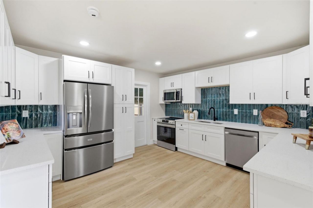 3593 Benson Avenue N, Saint Petersburg, FL 33713 Photo