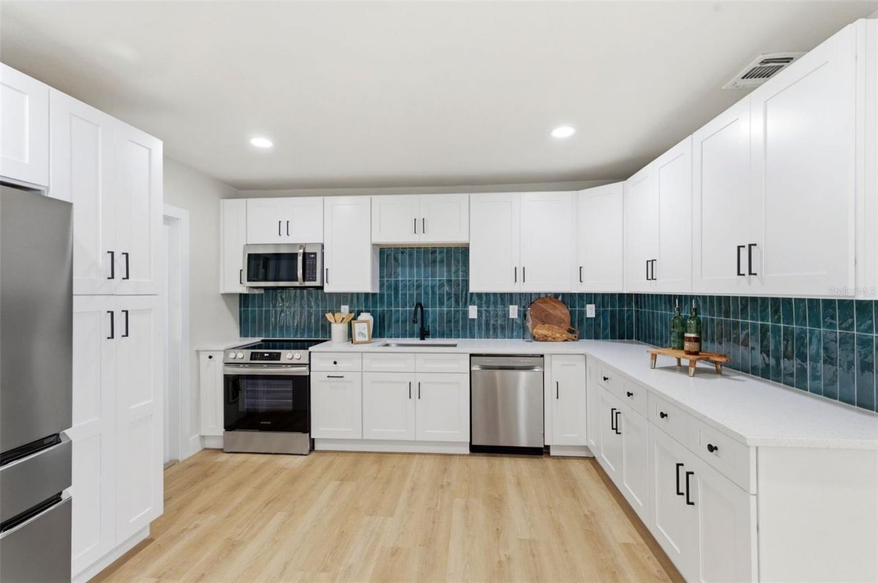 3593 Benson Avenue N, Saint Petersburg, FL 33713 Photo